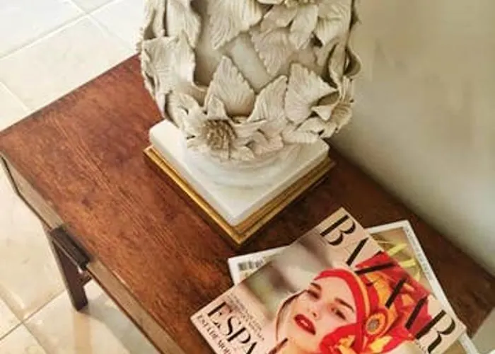 Elegant + Pool Willa Marbella