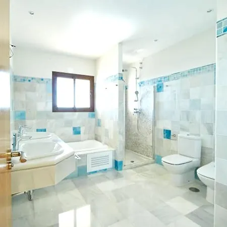 Elegant + Pool מארבלה