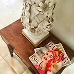 Elegant + Pool Villa Marbella