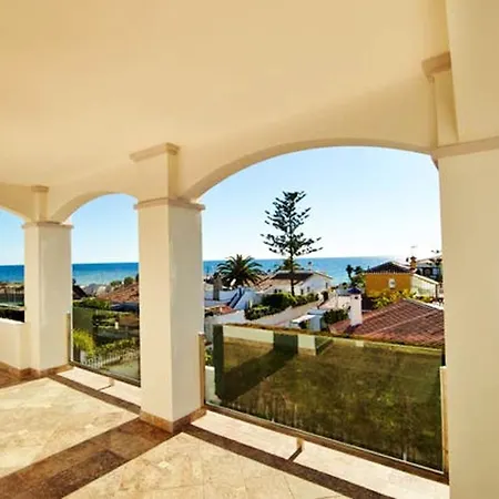 Elegant + Pool Marbella