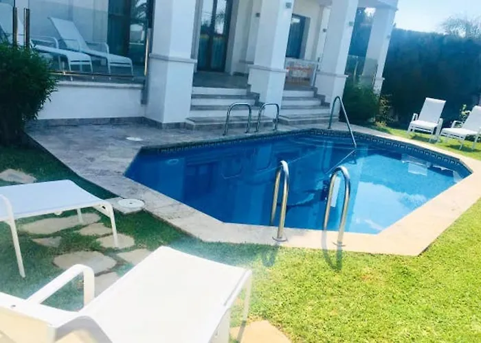 Elegant + Pool Villa Marbella